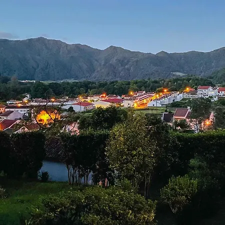 Challet Miradouro Do Vale * Furnas (Azores)