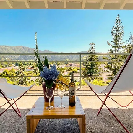 Challet Miradouro Do Vale * Furnas (Azores)